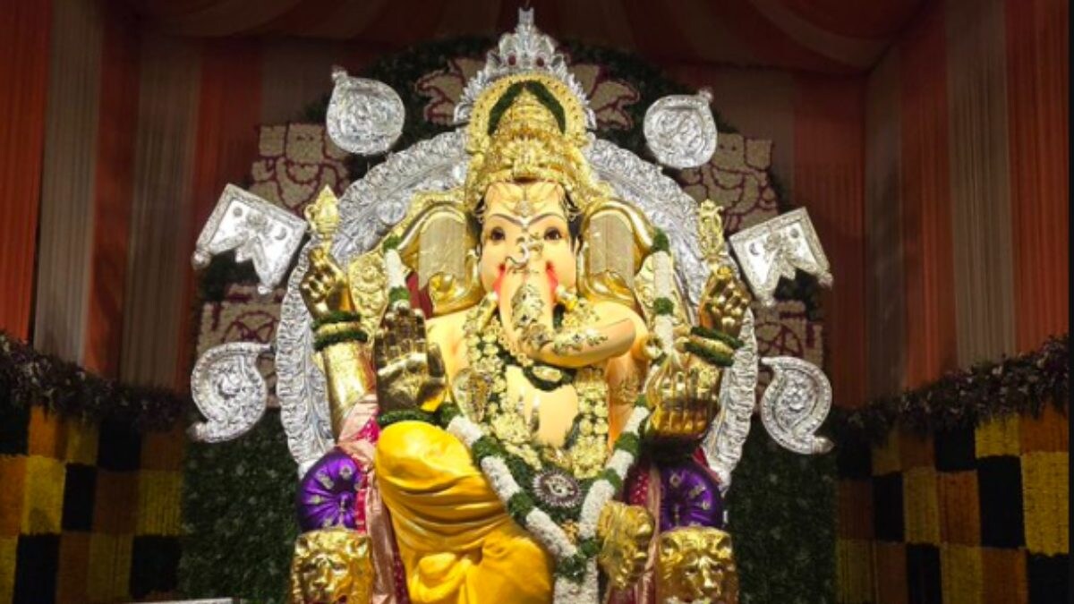 First Look Of GSB Seva Mandal’s Ganesh Idol Out; 66 Kg Gold, 336 Kg ...