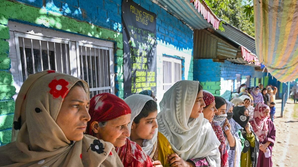 In Phase 1 of J&K Polling, Women Voters Outnumbered Men in Six Assemblies