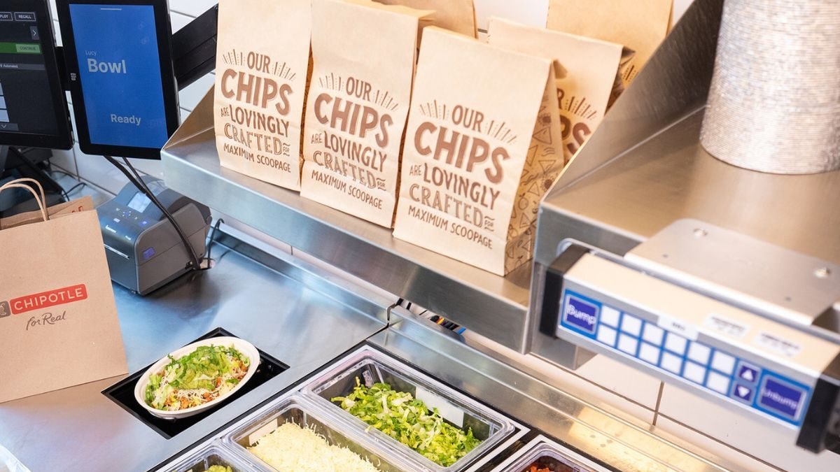 US Restaurant Chain Chipotle Employs Robot That Peels Avocados In 26 ...