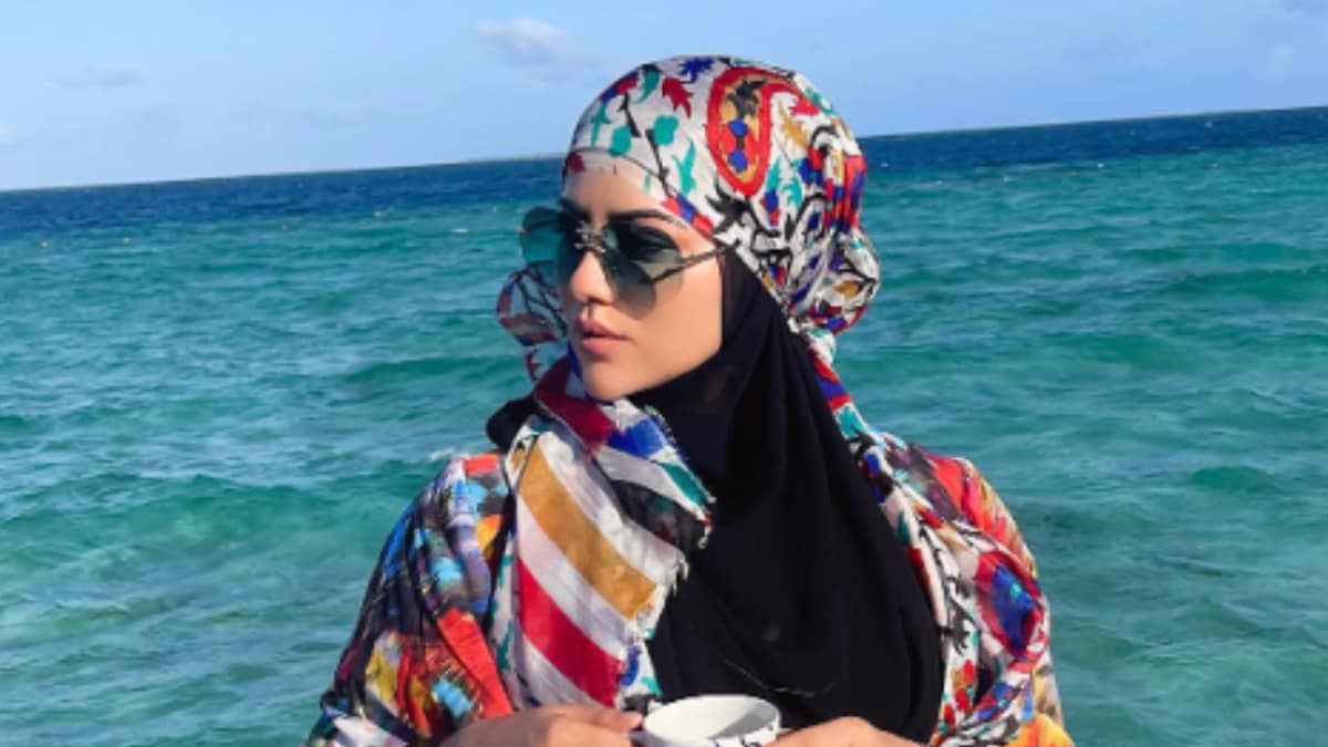 Sana Khan Reacts To Her Viral Maldives Pictures In Abaya: ‘Imagine In My Hijab, I’m Going For Snorkeling’ – News18