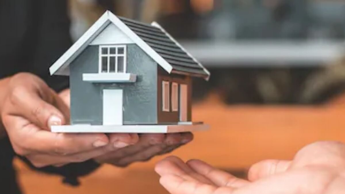 Can You Sell a Flat With An Outstanding Home Loan? Know All Details Here