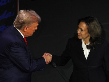 The 2024 Carnegie Endowment survey showed that 61% of registered Indian American voter respondents plan to vote for Kamala Harris while 32% intend to vote for Donald Trump. (Reuters File Photo)