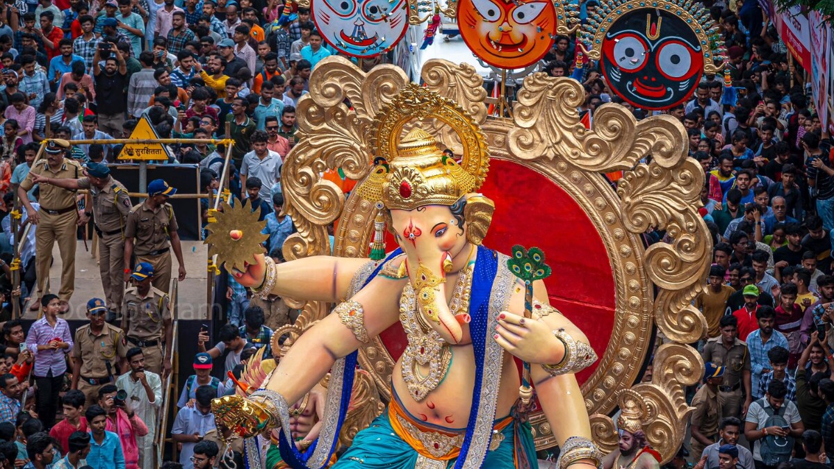 Ganesh Chaturthi 2024 LIVE Mumbai's Lalbaugcha Raja Receives Nearly 50