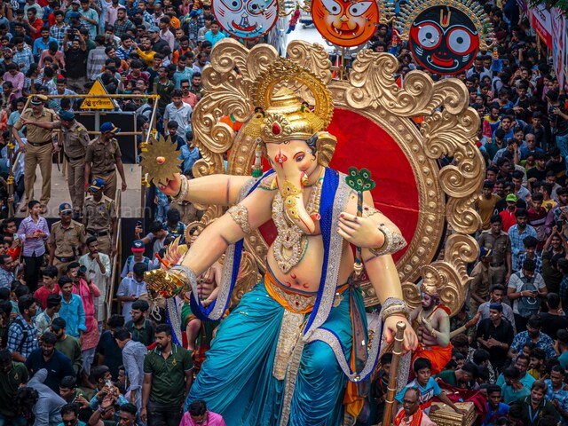 Ganesh Chaturthi 2024 LIVE: Mumbai's Lalbaugcha Raja Receives Nearly Rs ...