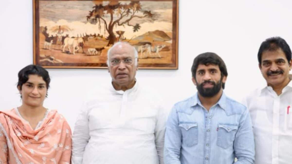 ‘They Have Won Hearts Of People’: Congress Welcomes Vinesh Phogat, Bajrang Punia