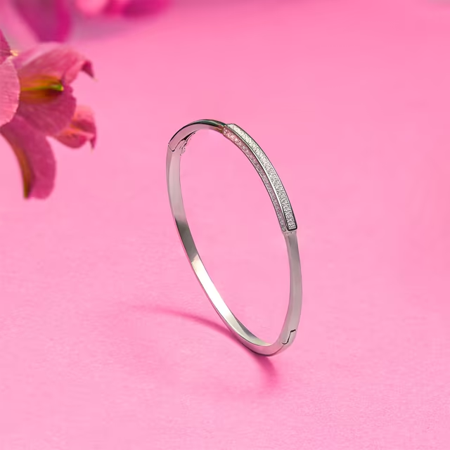 Graceful Glamour: Jewellery That Completes Your Festive Style