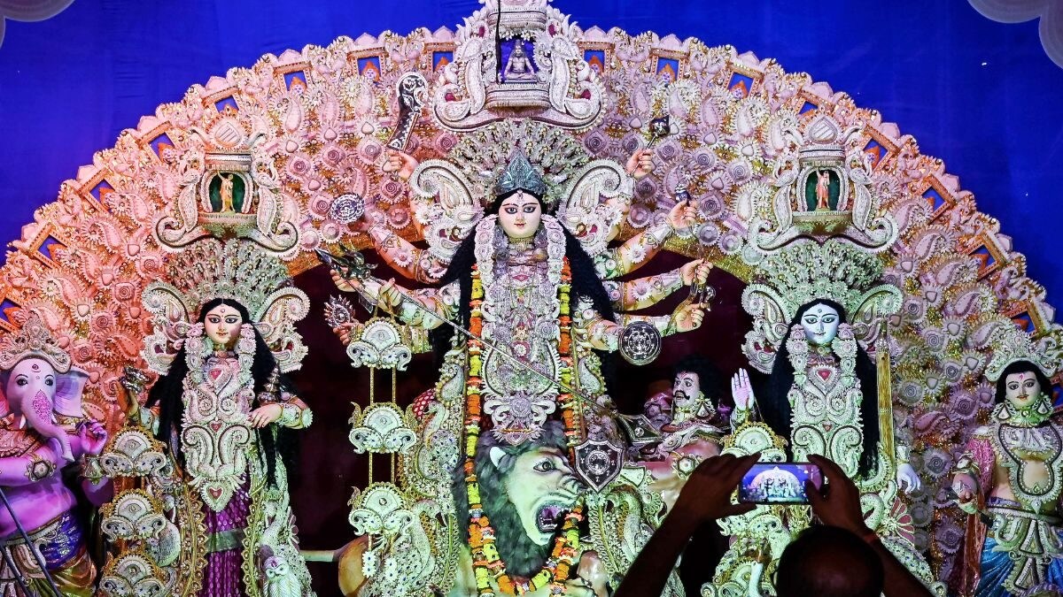 Inspired by Maa Durga, Bengal’s Bongaon Launches ‘Dashabhuja’ Plan for Women’s Safety Inspired by Maa Durga, Bengal’s Bongaon Launches ‘Dashabhuja’ Plan for Women’s Safety