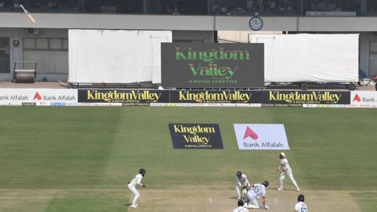 'Spot The Bat' Michael Vaughan Pokes Fun at Ben Stokes Losing His Bat