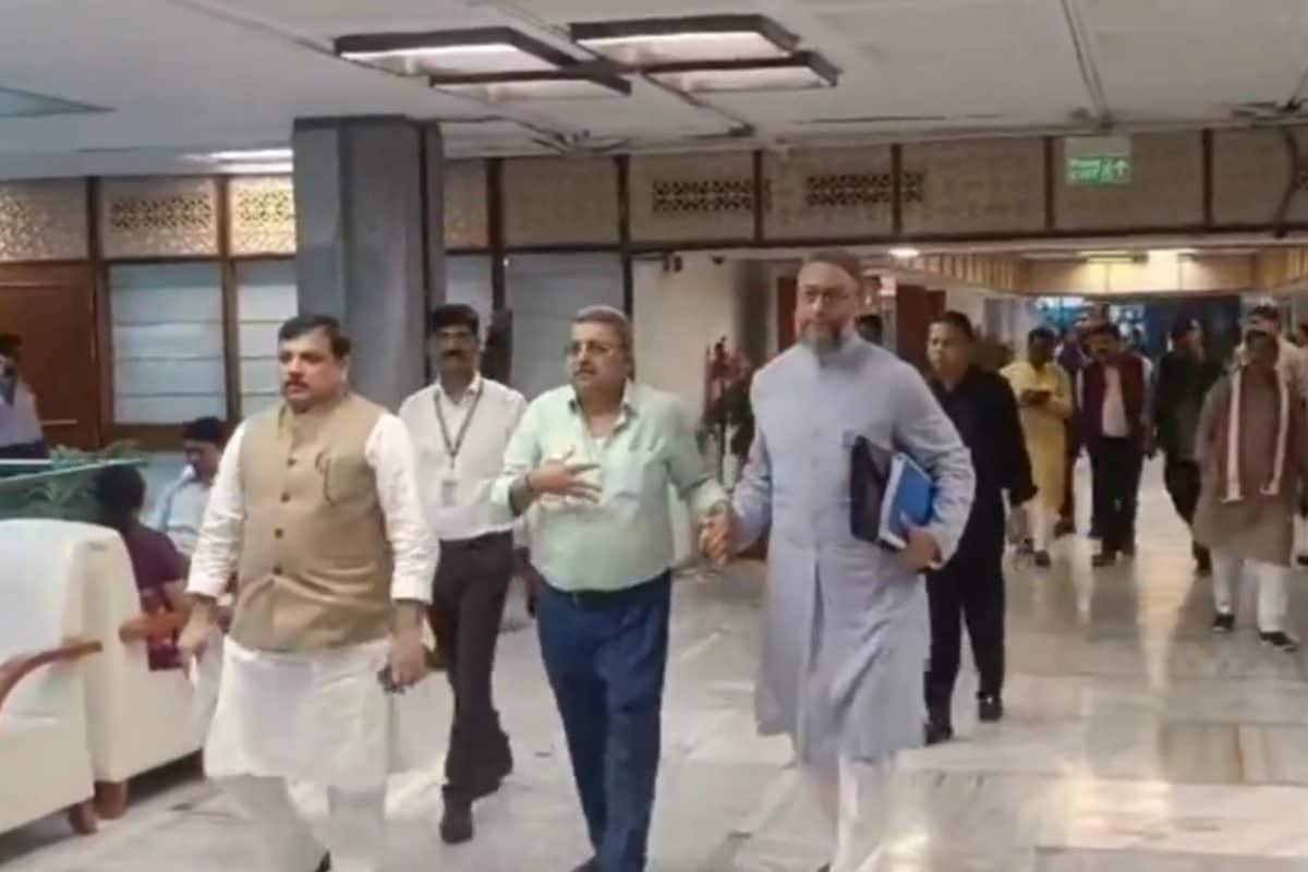 Kalyan Banerjee, Abhijit Gangopadhyay Face Off In Waqf JPC Meet | Here's What Happened