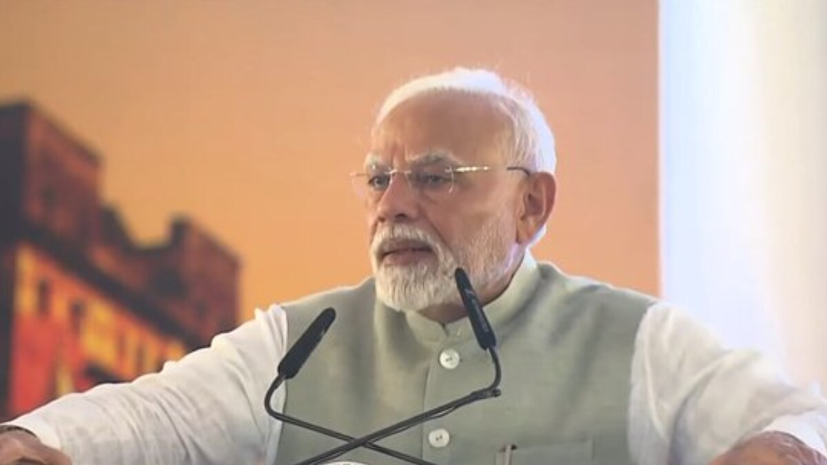 PM Modi Inaugurates R J Sankara Eye Hospital In Varanasi News18