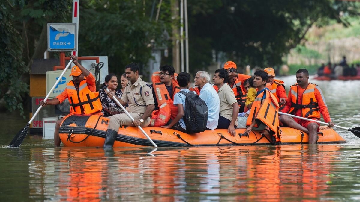 Bengaluru Rain: Schools Shut, WFH Advisory For Private Companies Amid Yellow Alert Tomorrow Bengaluru Rain: Schools Shut, WFH Advisory For Private Companies Amid Yellow Alert Tomorrow