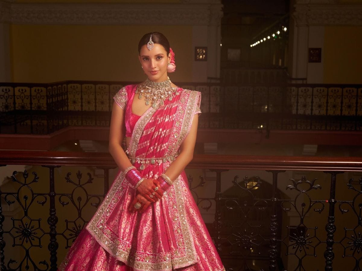 Triptii Dimri Thanks Manish Malhotra For Stunning Pink Lehenga Creating 'Magic On Stage' - News18