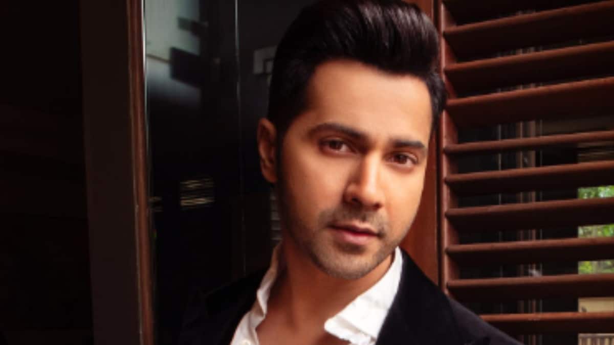 Varun Dhawan DELETES His LinkedIn Account In Just 4 Days After Getting Brutally Trolled? Know Here Varun Dhawan DELETES His LinkedIn Account In Just 4 Days After Getting Brutally Trolled? Know Here