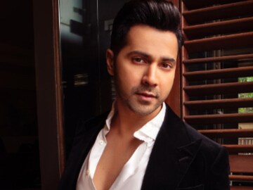 Varun Dhawan Reacts To Fans Gushing Over Nude Scene In Citadel Honey