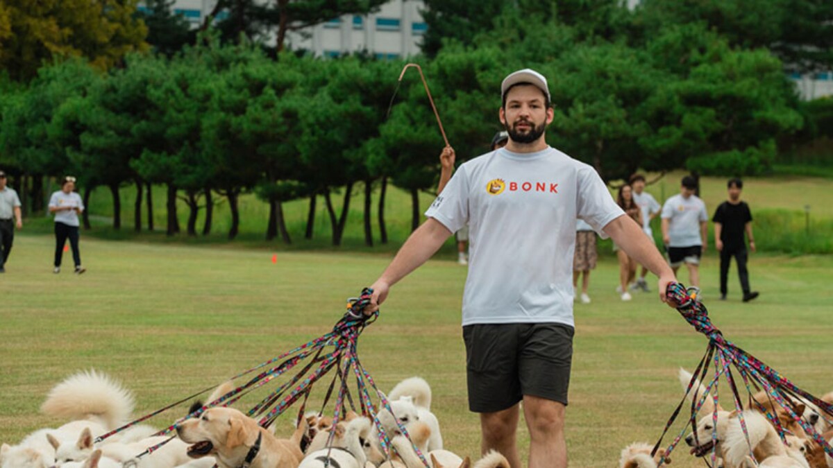 Canadian Man Walks 38 Dogs At Once To Earn Spot In Guinness World