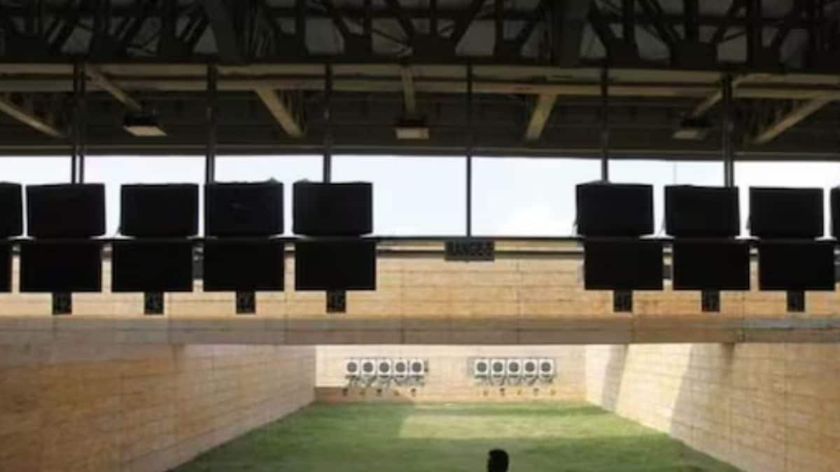 Chinese Granny Shoots Perfect at Firing Range Despite Cataracts