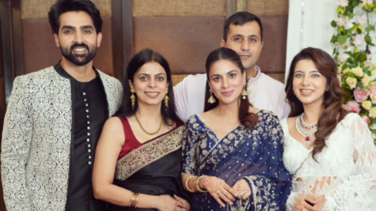 Shraddha Arya Spends ‘Wonderful Time’ At Adhvik Mahajan’s Diwali Party – News18 Shraddha Arya Spends ‘Wonderful Time’ At Adhvik Mahajan’s Diwali Party – News18