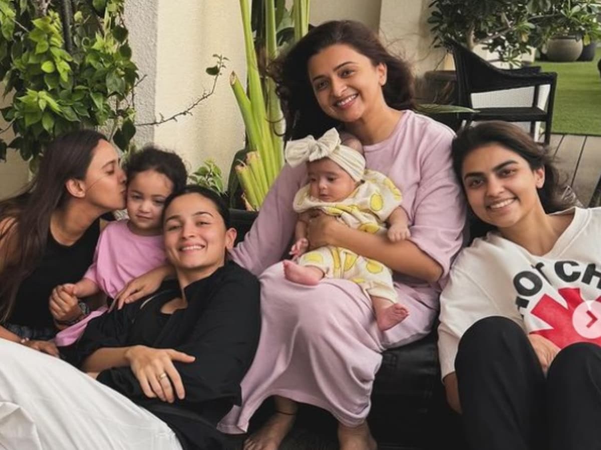 Alia Bhatt Family Outing