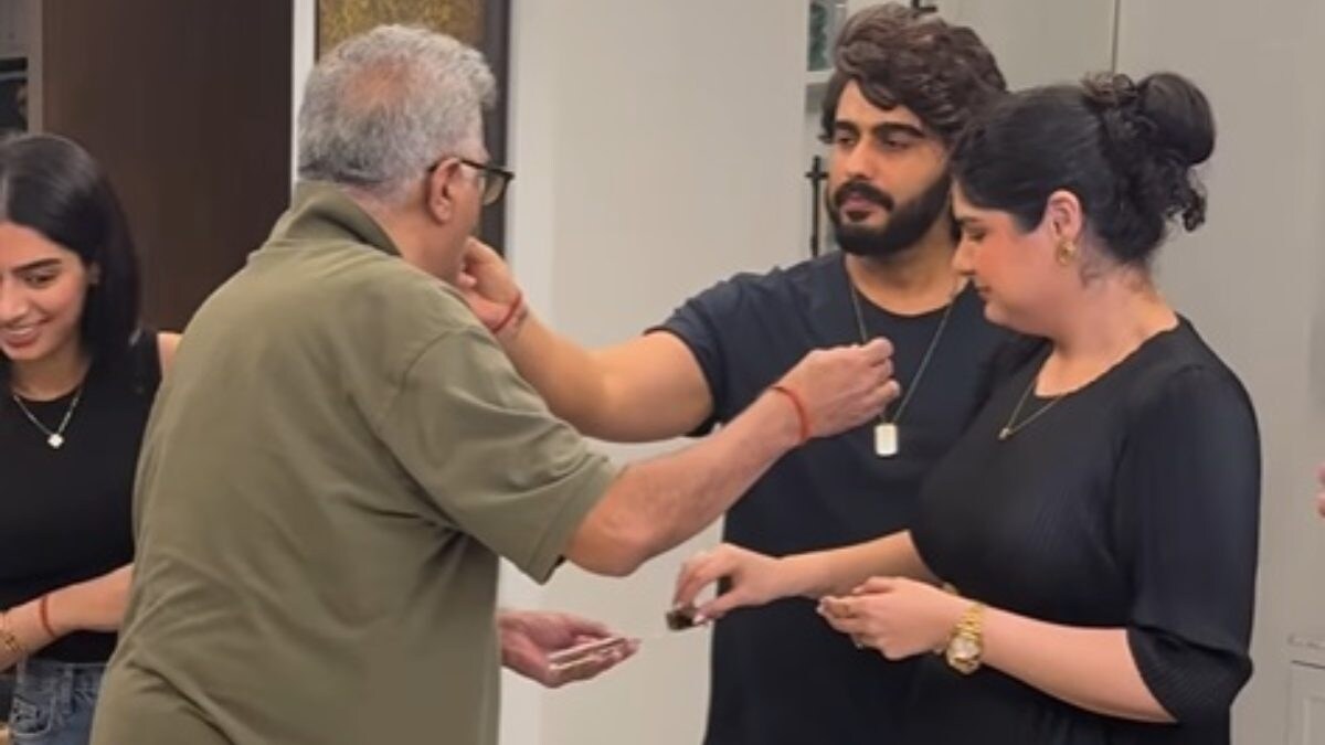 Arjun Kapoor Shares Glimpse Of Dad Boney Kapoor’s Birthday Celebration With Khushi And Anshula