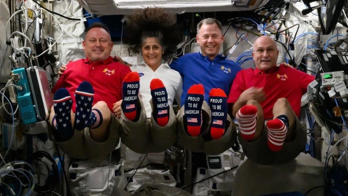 ‘Proud To Be American’: Sunita Williams, Other Astronauts Vote From Space, Post Pic On Election Day – News18 ‘Proud To Be American’: Sunita Williams, Other Astronauts Vote From Space, Post Pic On Election Day – News18