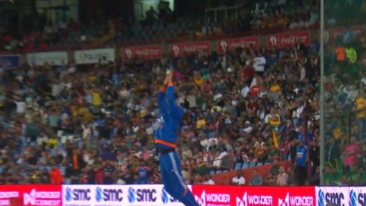 Watch: Axar Patel Redeems Himself And Takes Stunning Catch To Dismiss David Miller - News18