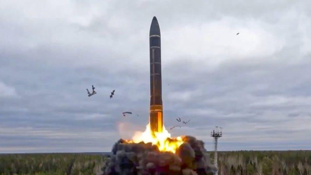 Russia Fires Intercontinental Ballistic Missile At Ukraine For First Time In War | Video – News18 Russia Fires Intercontinental Ballistic Missile At Ukraine For First Time In War | Video – News18
