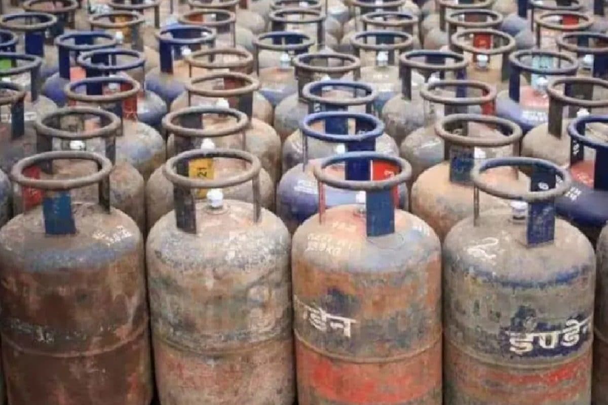 Commercial LPG Price Hiked by Rs 62, A 19-Kg Cylinder Now Costs Rs 1,802 in Delhi