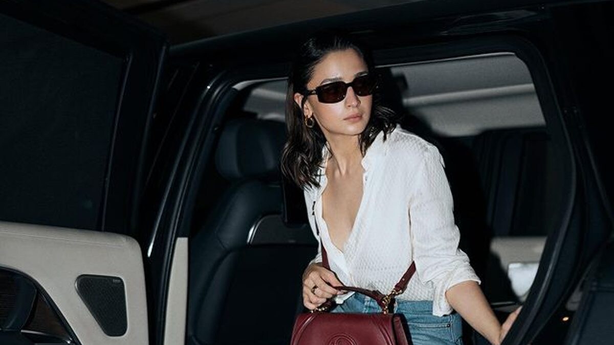 All Alia Bhatt Needs Is A Gucci Bag To Jazz Up Up White Shirt-Blue Denim Combo – News18