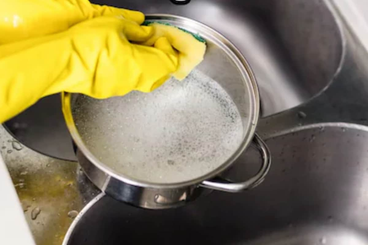  5 Easy Ways To Wash Utensils This Winter