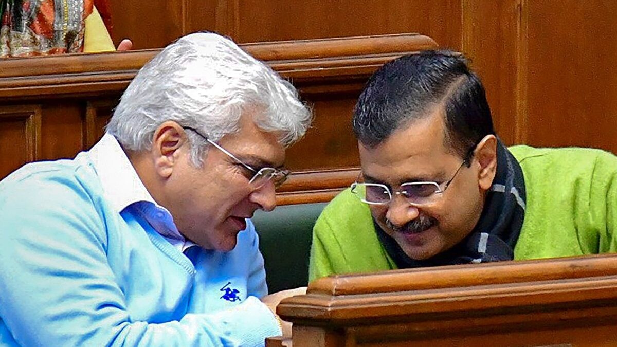 In Big Jolt To Arvind Kejriwal, Delhi Minister Kailash Gahlot Quits AAP Ahead Of Elections - News18