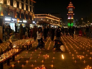 Hundreds Gather As Grand Diwali Celebration Lights Up Lal Chowk For The