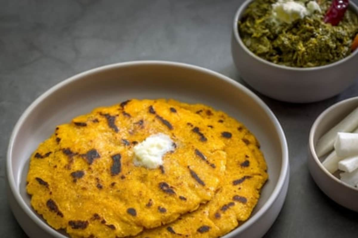 Do Your Makki Ki Rotis Break While Rolling? Add These 2 Things To The Dough