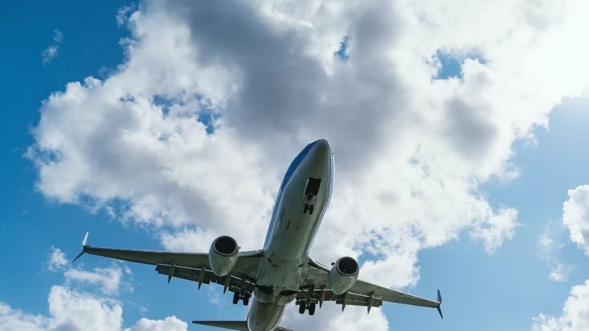 Watch Terrifying Turbulence On Miami Bound Flight Sends Passengers