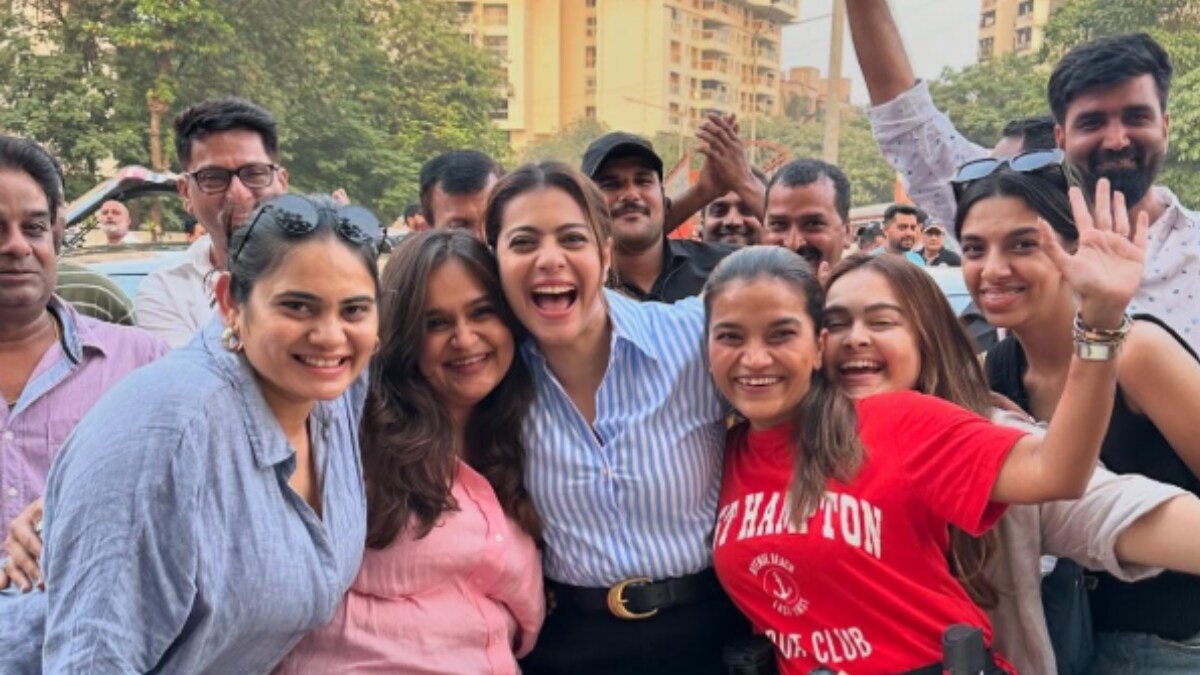 Kajol Wraps Up The Shoot Of Another Project, Shares Pics With Cast And Crew