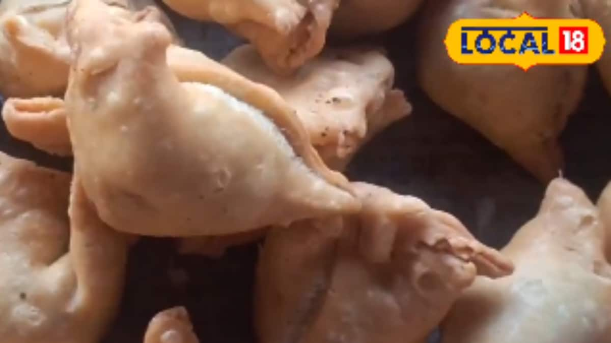 Delicious Samosas With Sweet & Sour Chutney For Just Rs 8! Here’s Where To Find Them – News18