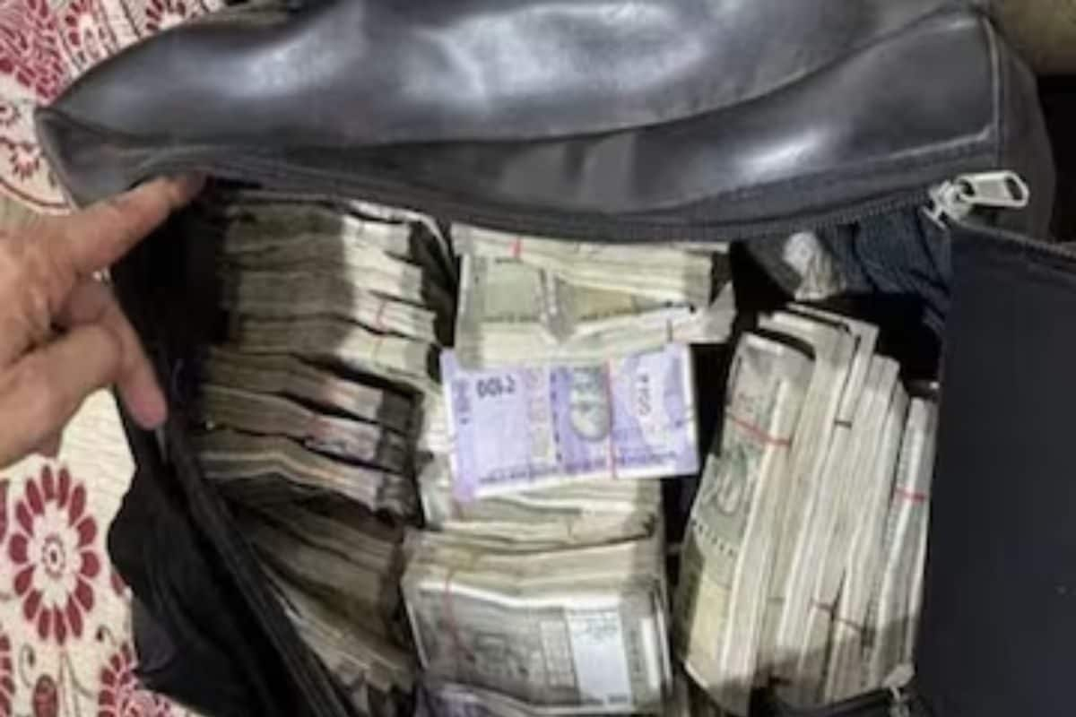 Ajmer Discom Cashier Steals Rs 1.15 Crore Through Fake Receipts, 4 Officials Suspended