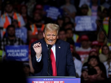 Republican presidential nominee and former U.S. President Donald Trump gestures as he campaigns in Milwaukee, Wisconsin, U.S. November 1, 2024. (Reuters)