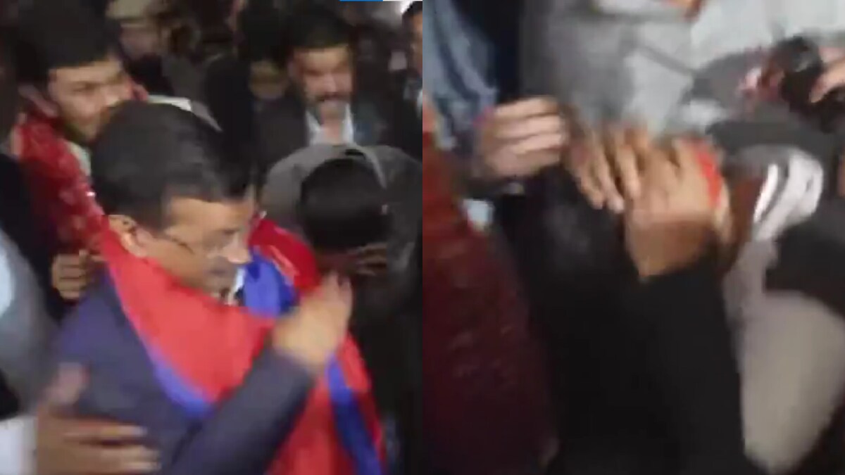Liquid Thrown At Arvind Kejriwal During Padyatra In Delhi, Accused Detained | Video