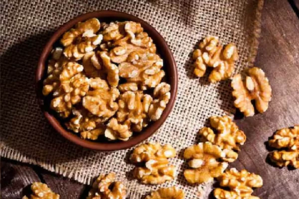 Do You Know About This 'Brain Food' That Sharpens Memory? Hint: It's A Dry Fruit