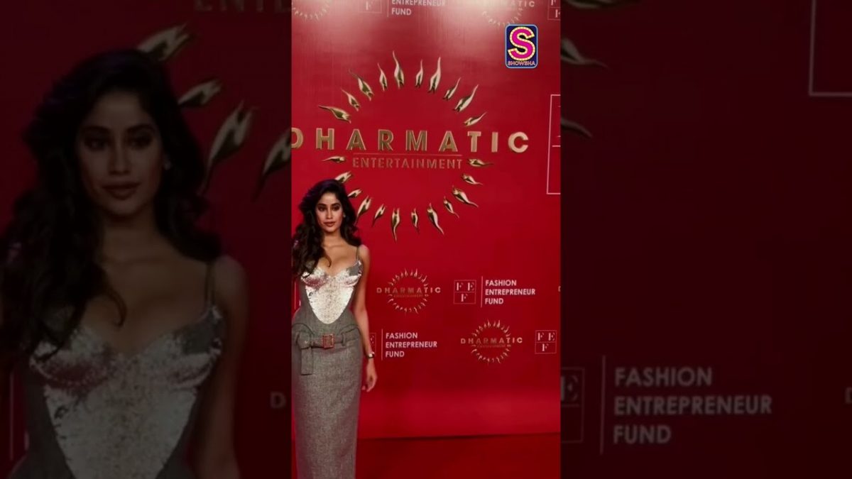 Janhvi Kapoor In A Golden Dress, Absolutely Stunning And Radiant! |  Bollywood | Entertainment | N18S