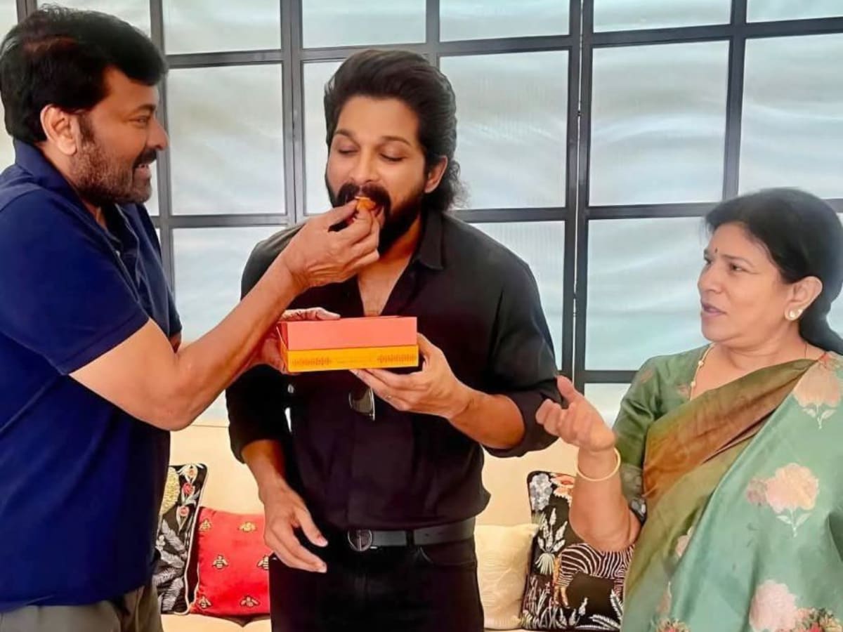 Amid Chiranjeevi-Allu Arjun Feud Rumours, Photo Megastar Feeding Pushpa 2 Laddoos Goes Viral - News18