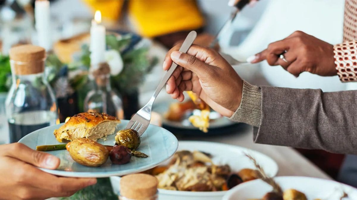 10 Healthy Ways To Avoid Stress Eating During Holidays