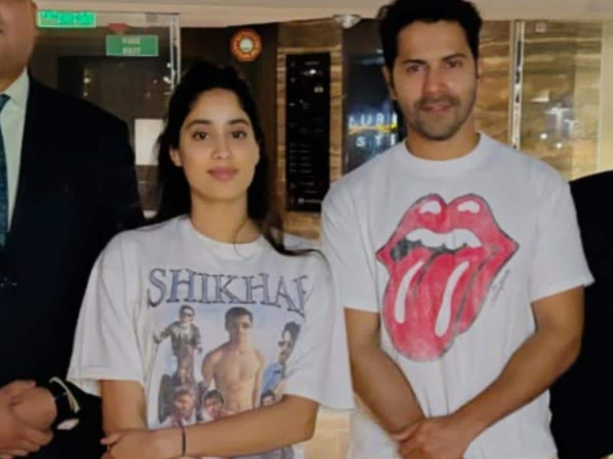 Janhvi Kapoor Dons T-Shirt With BF Shikhar Pahariya's Name And Photos, Poses With Varun Dhawan | Viral PIC | Movies News - News18
