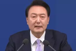 South Korean President Yoon Suk Yeol will make Rs 76 lakh for the next six months despite not performing any presidential duties. Han Duck-soo, who became acting president, has also been impeached, and will get an increased pay of Rs 1.19 crore. (Image Credit: AP) South Korean President Yoon Suk Yeol | Image/AP