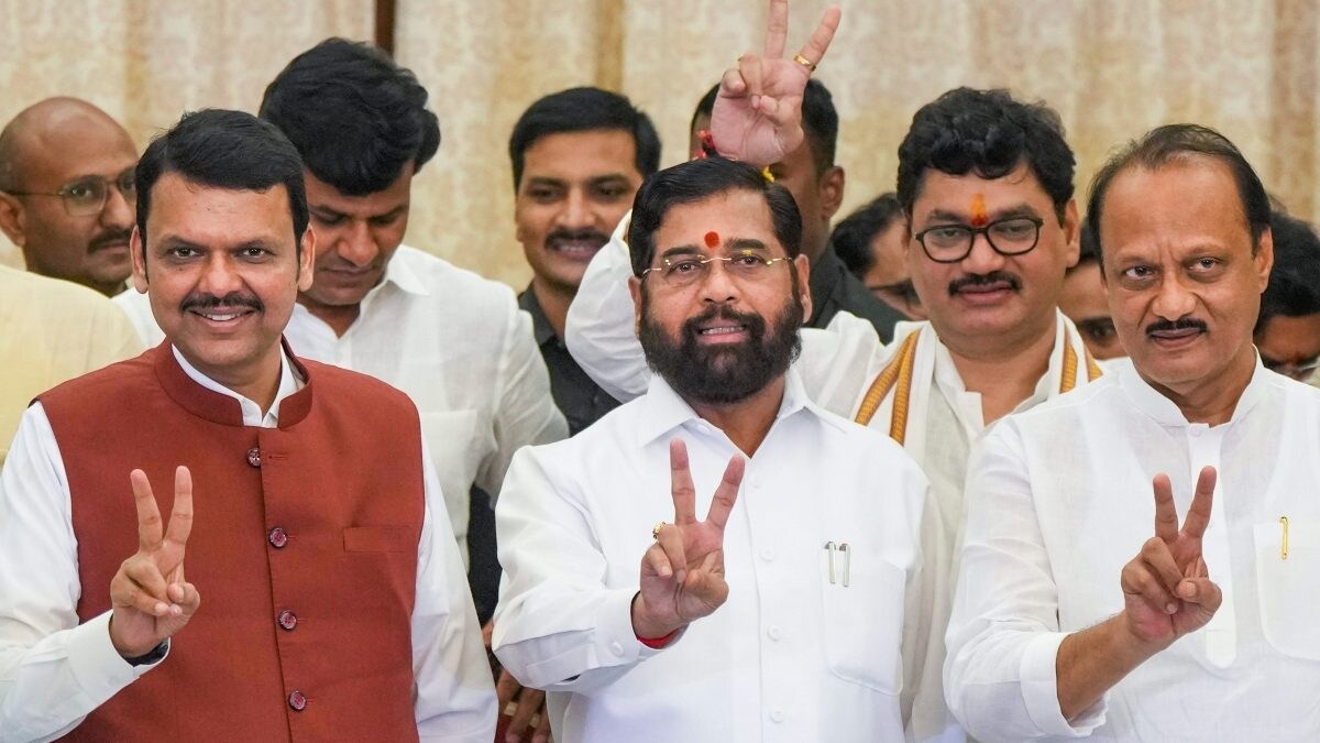 Gold Chains, Phones: Items Worth Rs 12 Lakh Stolen During Maharashtra Govt Swearing-in Event