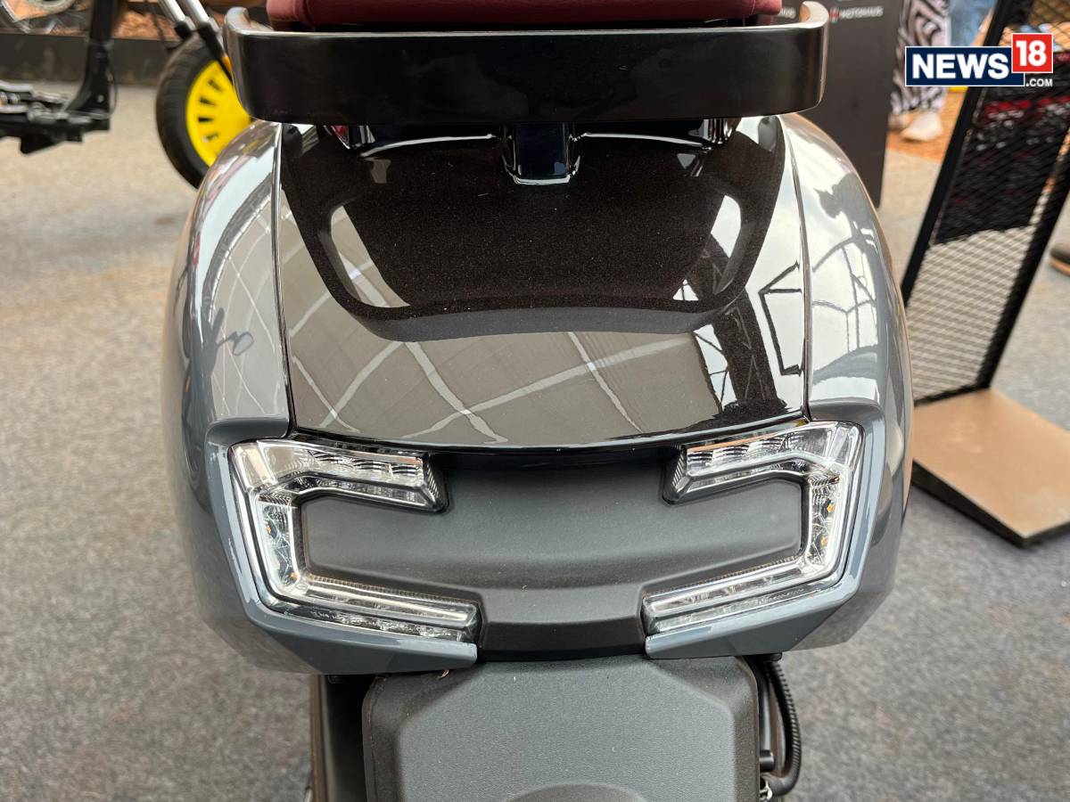 VLF Tennis electric scooter. (Photo: Shahrukh Shah/ News18) VLF Tennis electric scooter. (Photo: Shahrukh Shah/ News18)