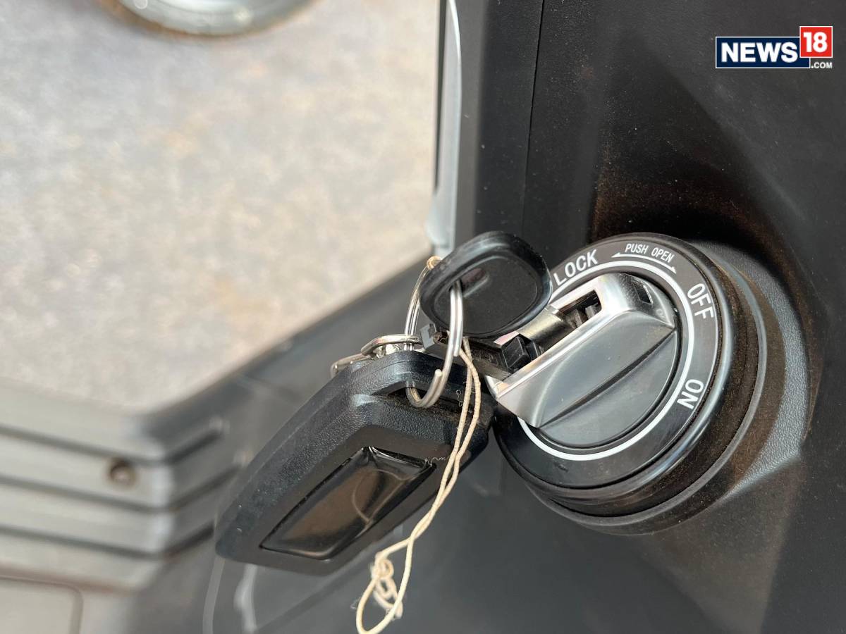 VLF Tennis electric scooter. (Photo: Shahrukh Shah/ News18) VLF Tennis electric scooter. (Photo: Shahrukh Shah/ News18)