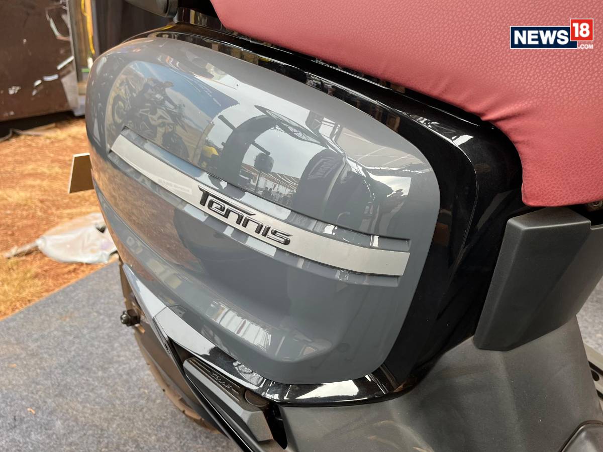 VLF Tennis electric scooter. (Photo: Shahrukh Shah/ News18) VLF Tennis electric scooter. (Photo: Shahrukh Shah/ News18)