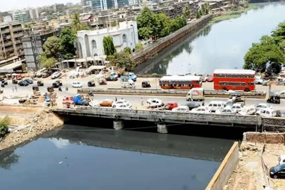 Western Railway Begins Work on Bridge Over Mithi River, Plans To Replace The 135-Year-Old Structure