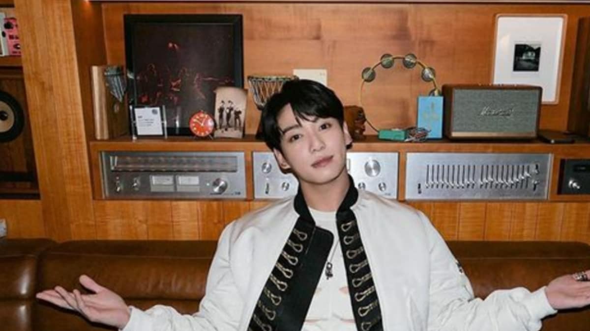 BTS Star Jungkook Shares Emotional Moment With Hairdresser In This